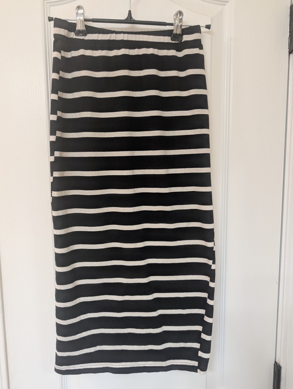 SHEIN Black and White Horizontal Stripe Pencil Skirt